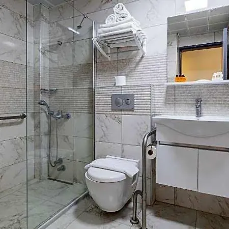 Hotell Hanedan 3*